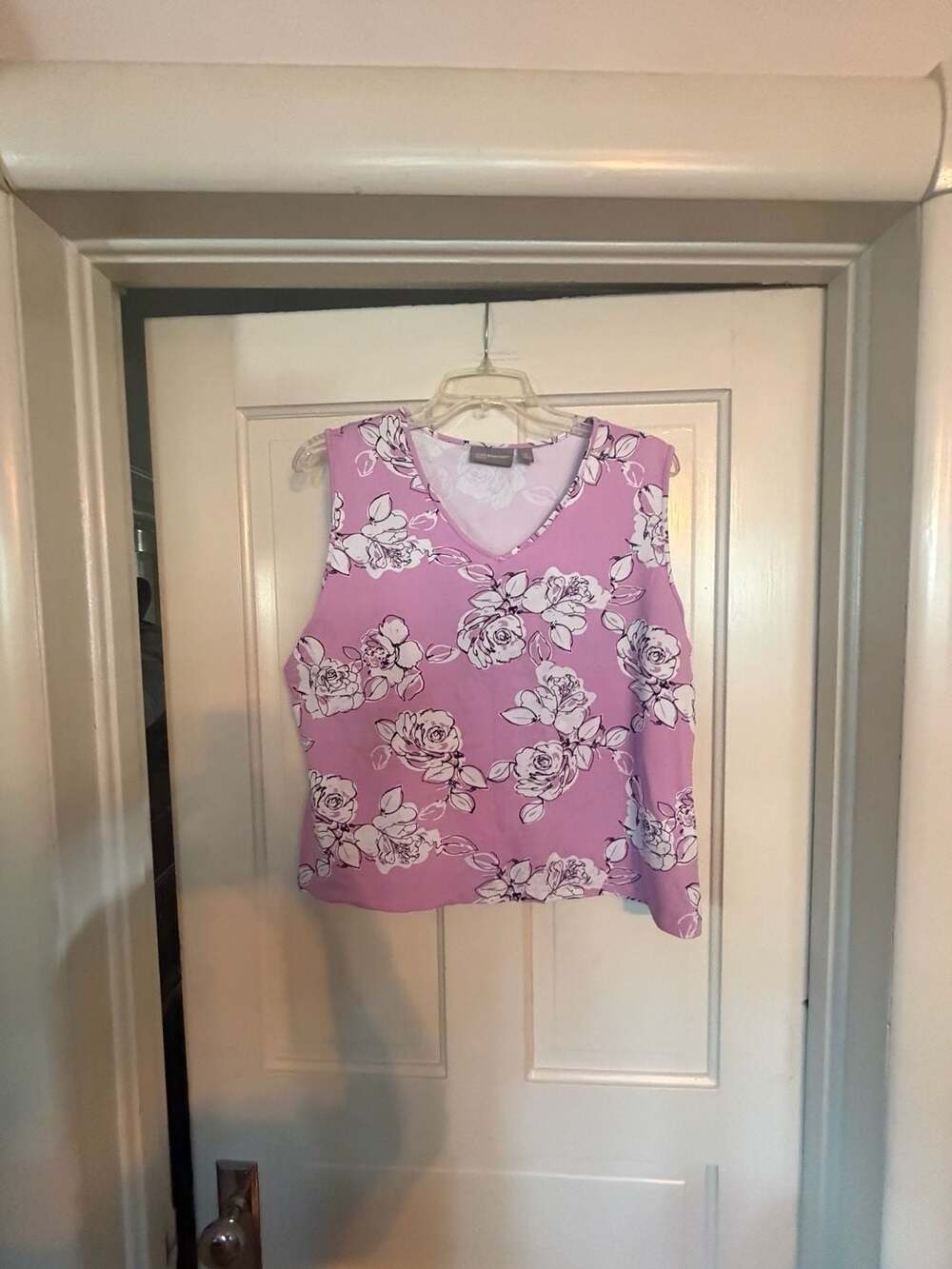 Croft & Barrow Stretch V-Neck Sleeveless Floral Rose Tank Top XL